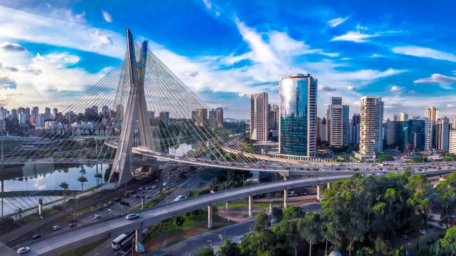 Octávio Frias de Oliveira Bridge and United Nations Business Center (CENU), Sao Paulo, Brazil